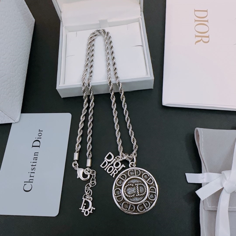 chr1st1an D10r necklaces